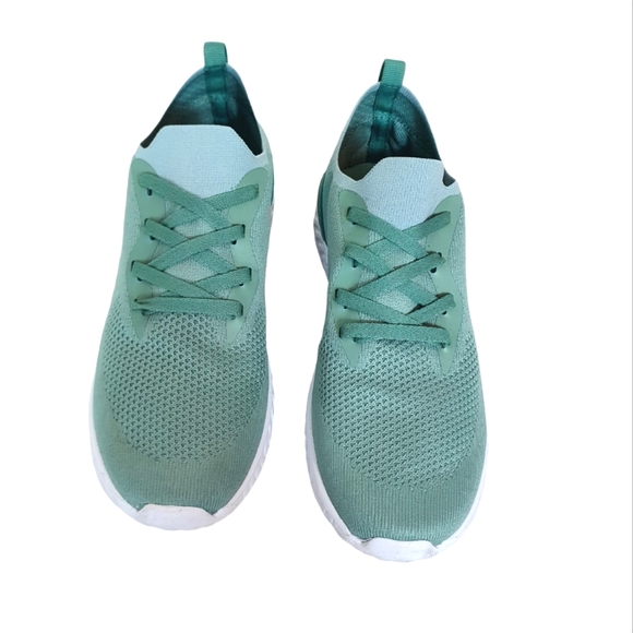 Victory Sports women's sneakers/runners sage green size 8 almost new - Picture 2 of 5